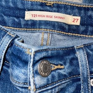 Womens Levi’s high rise skinny jeans